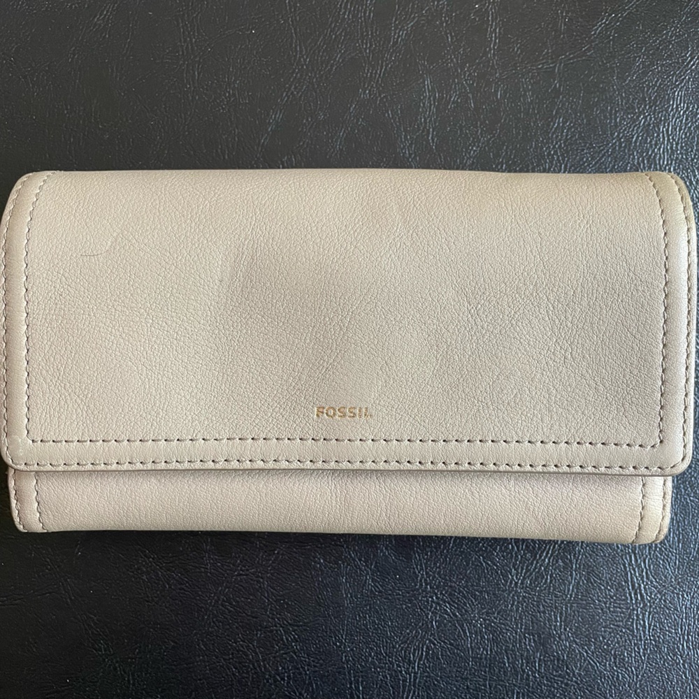 Fossil wallet